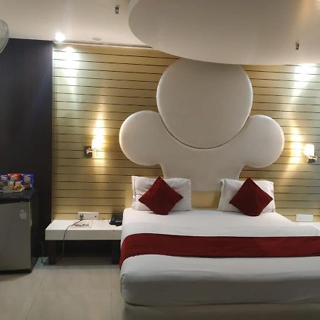 Hotel D'Grand Bareilly Eksteriør bilde