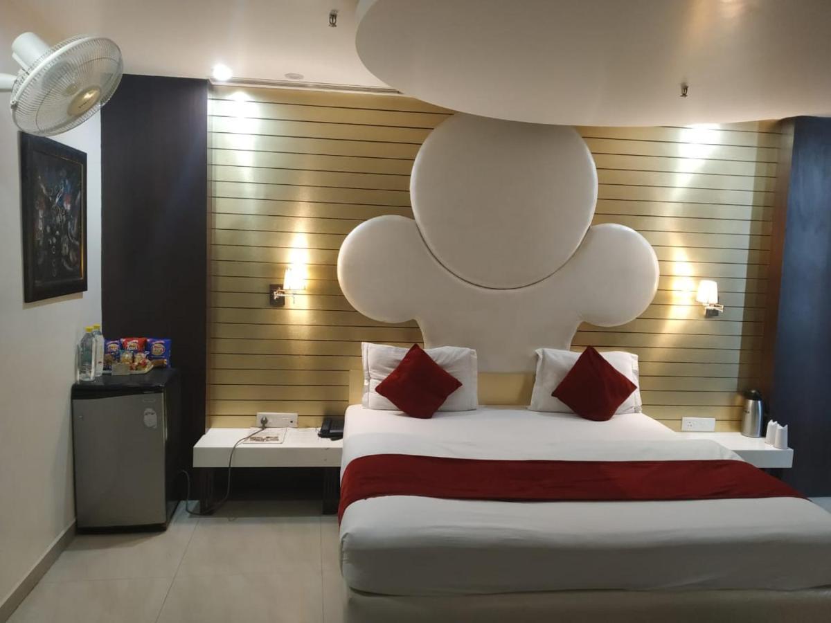 Hotel D'Grand Bareilly Eksteriør bilde