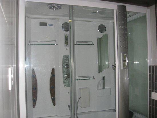 Hotel D'Grand Bareilly Eksteriør bilde