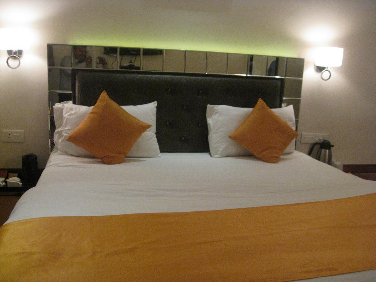 Hotel D'Grand Bareilly Eksteriør bilde