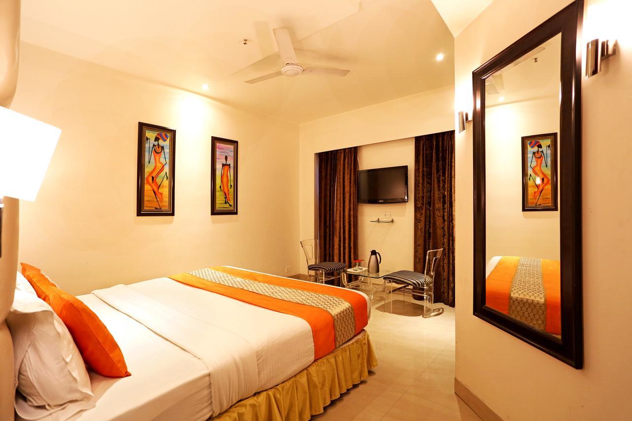 Hotel D'Grand Bareilly Eksteriør bilde