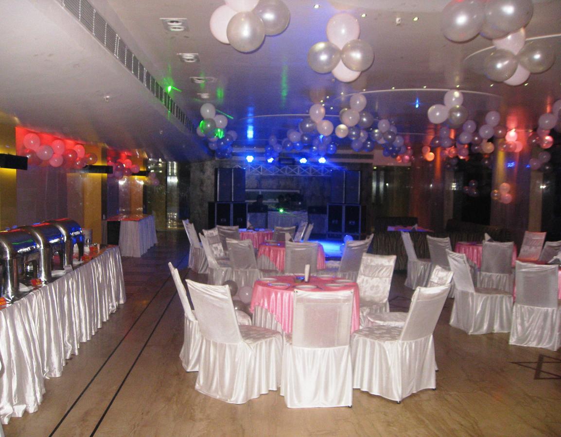 Hotel D'Grand Bareilly Eksteriør bilde